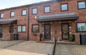 17 Fewster Way