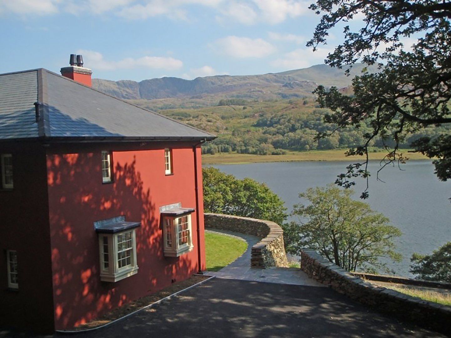 Dinas Noddfa photo 1