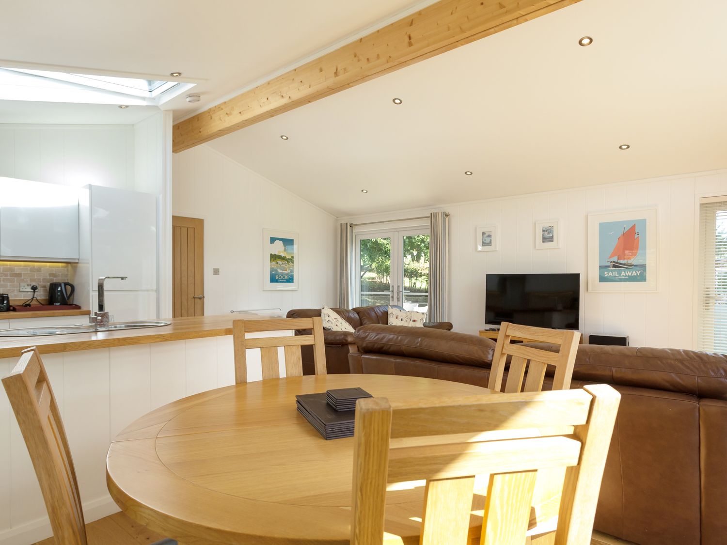 3 Valley View photo 2