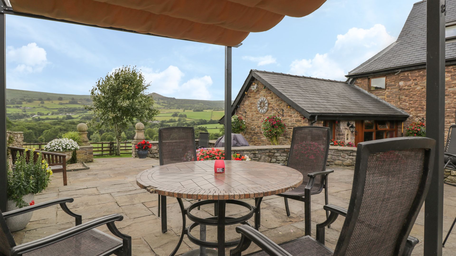 Pentre Barn photo 3