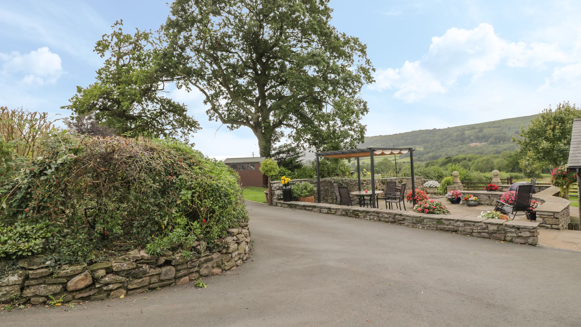 Pentre Barn photo 8