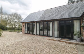 The Courtyard - Hilltop Barn