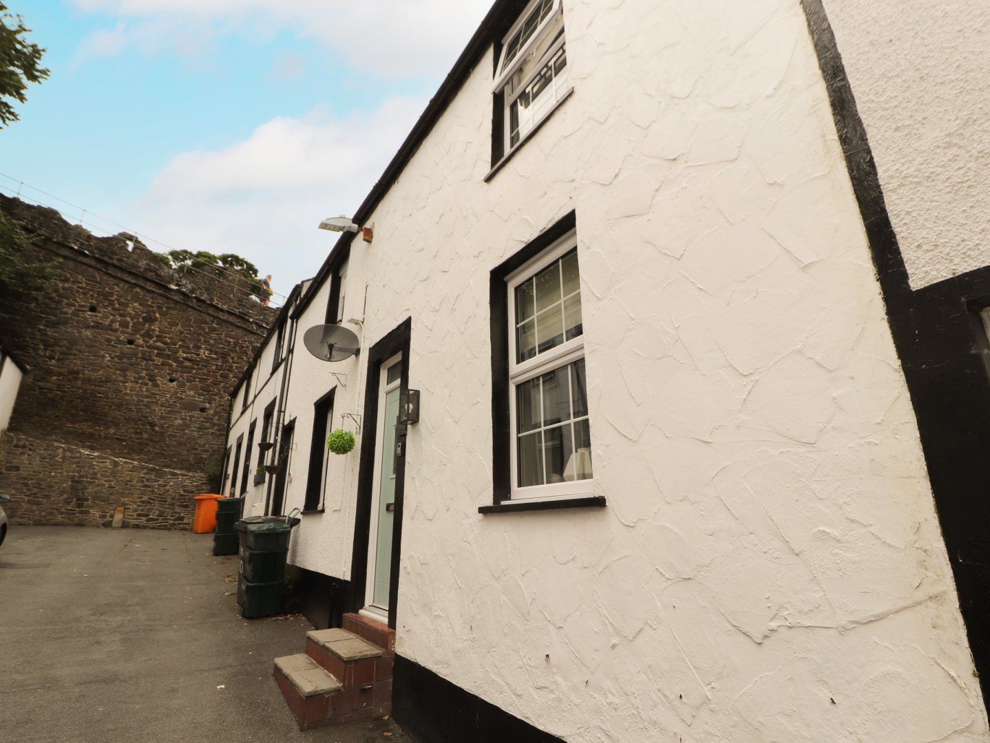 8 Watkin Street photo 3