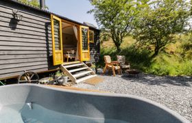 Moelfre - Shepherds Hut reviews