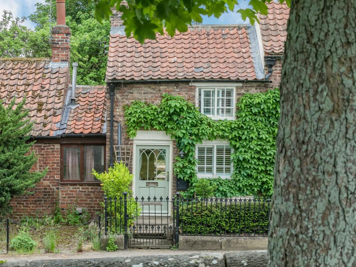 Cottage in North Yorkshire photo 1