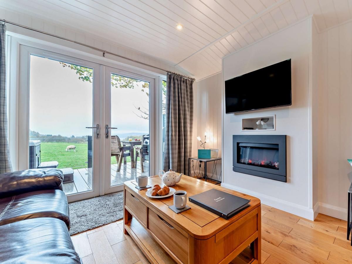 Log Cabin in Glasgow and Clyde Valley photo 3