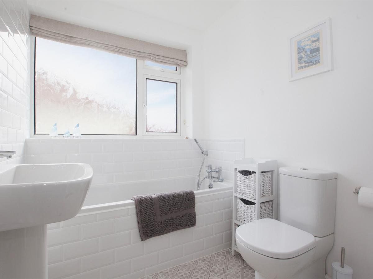 Bungalow in East Riding photo 10