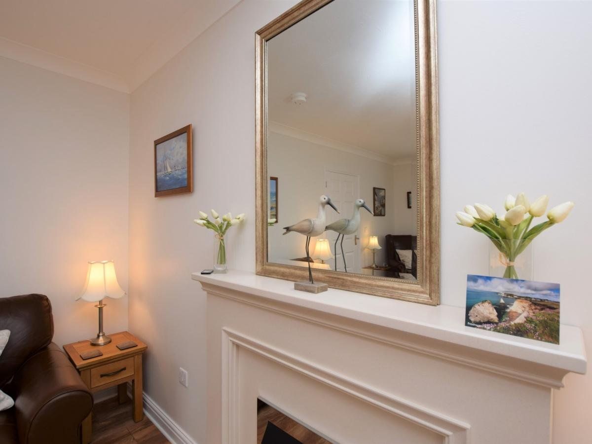 Bungalow in Isle of Wight photo 3