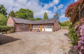 Bungalow in Cheshire reviews