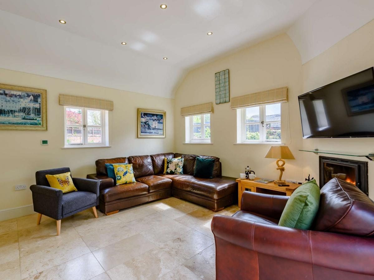 Bungalow in Cheshire photo 4