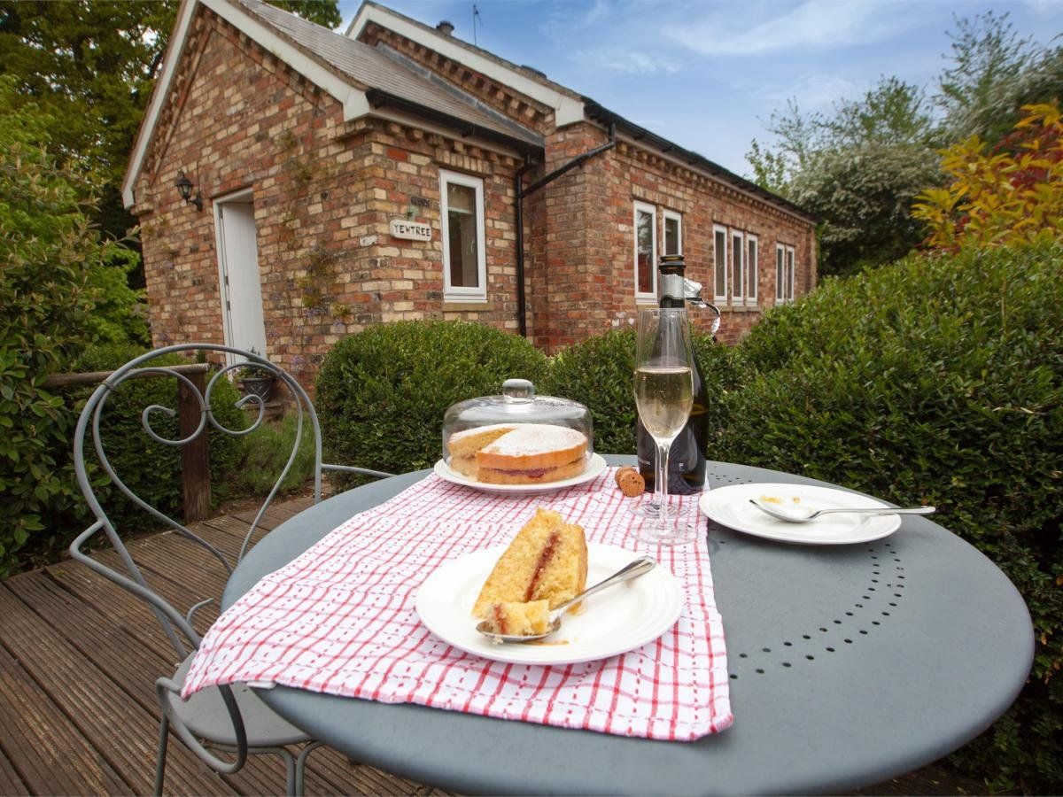 Cottage in East Riding photo 1