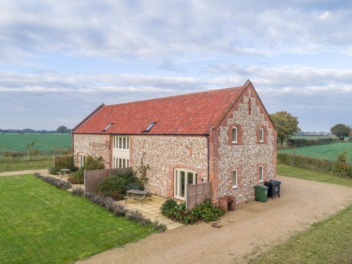 Barn in Norfolk photo 1
