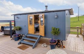 Log Cabin in South Wales reviews