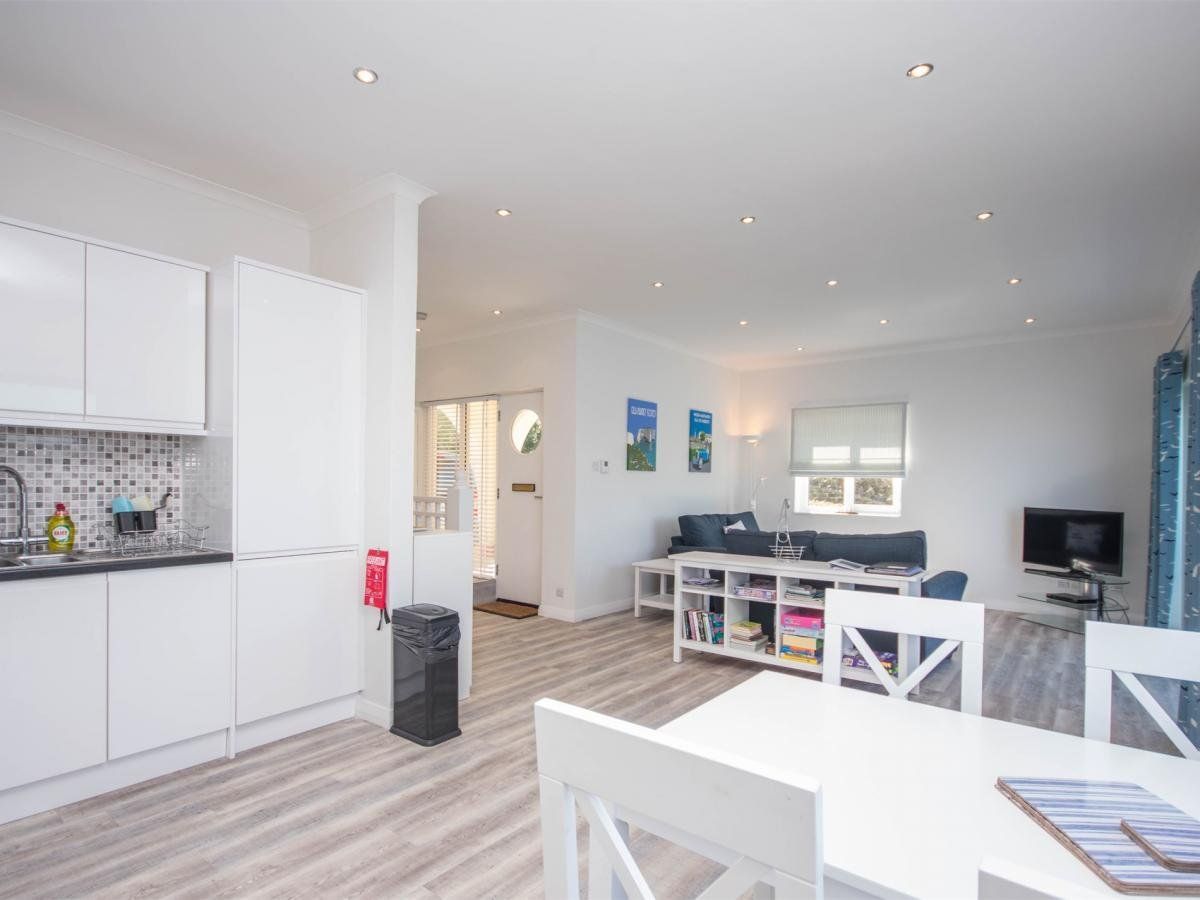 Apartment in Dorset photo 2