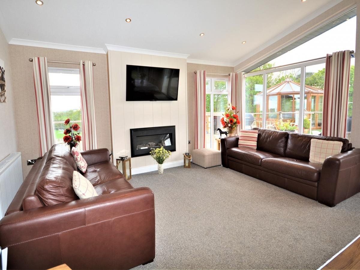 Log Cabin in Glasgow and Clyde Valley photo 3