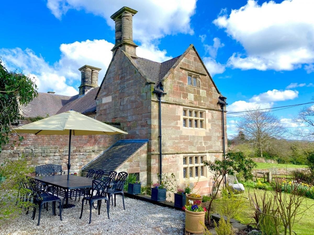 House in Derbyshire photo 2