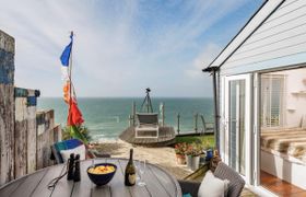 Log Cabin in South Cornwall reviews