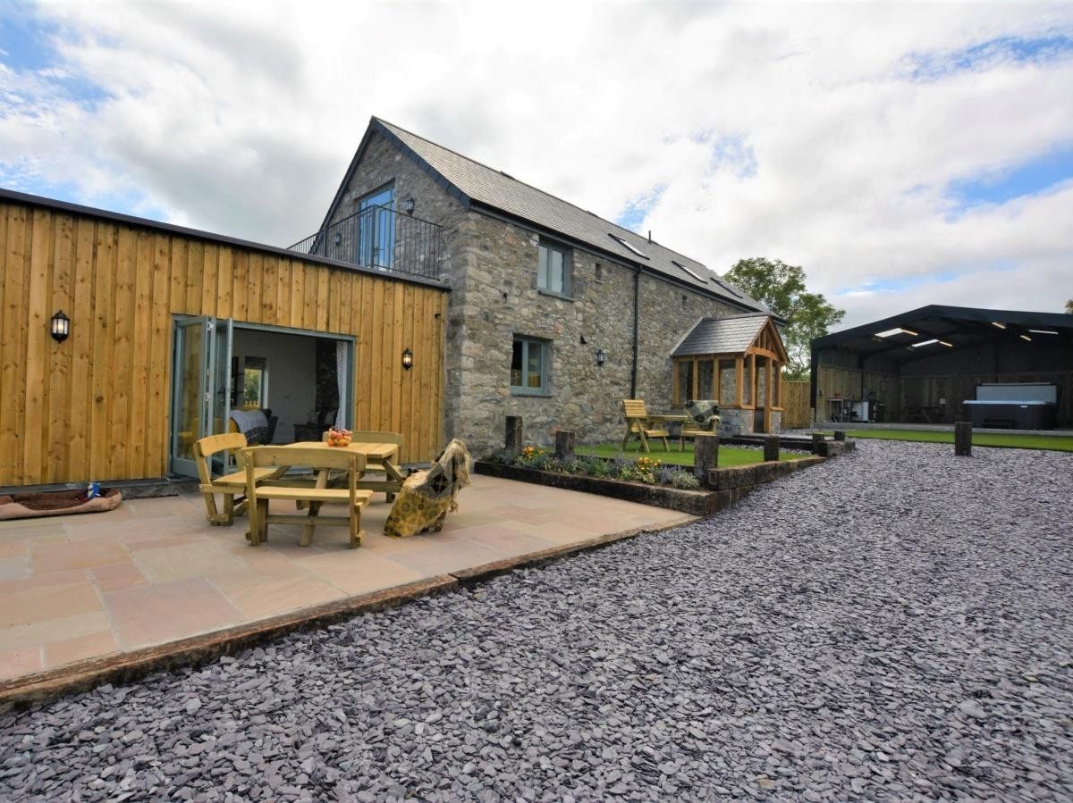 Barn in North Wales photo 1