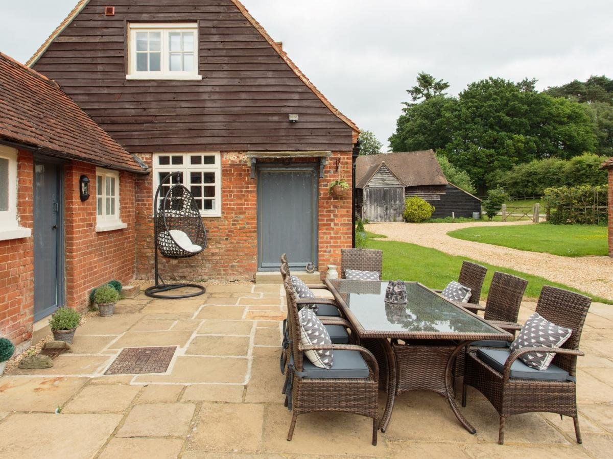 House in Buckinghamshire photo 2