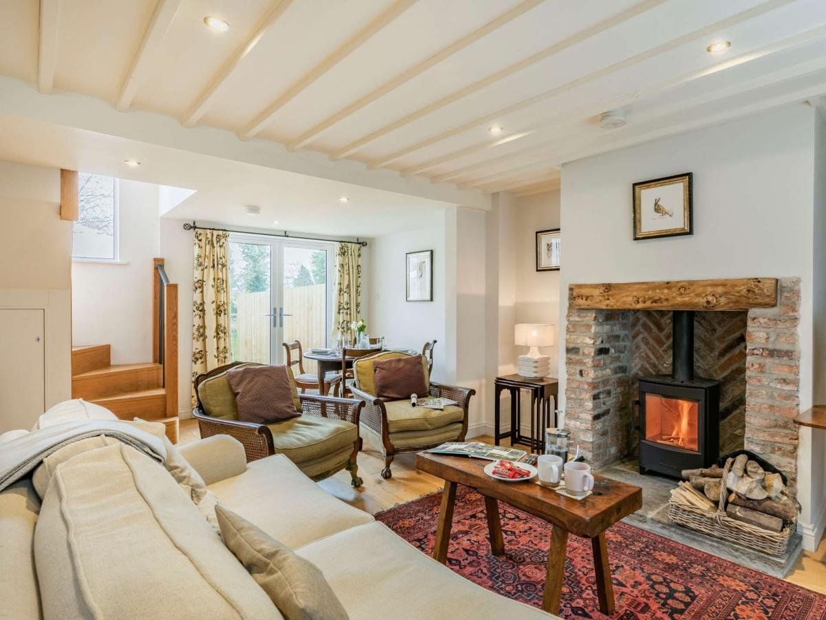 Cottage in East Riding photo 2