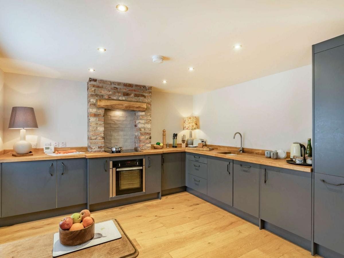 Cottage in East Riding photo 5