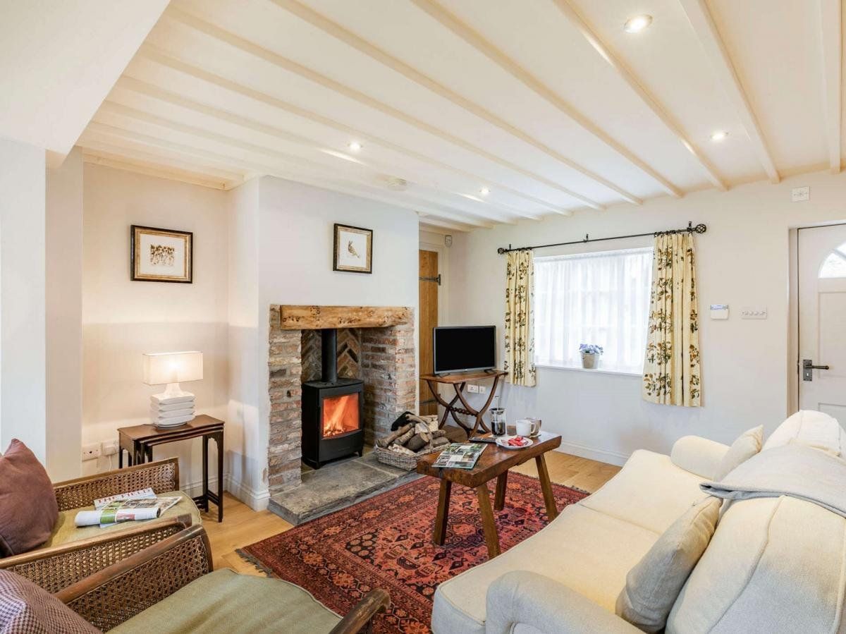 Cottage in East Riding photo 1