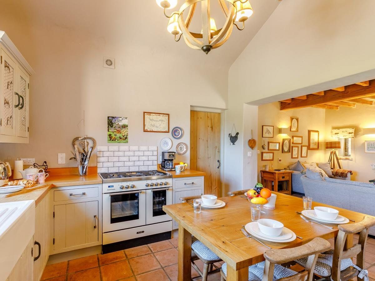 Cottage in East Riding photo 3