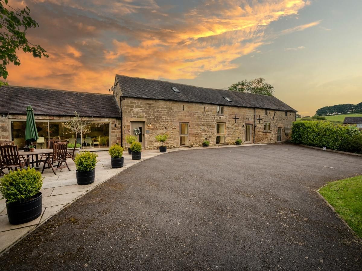 Cottage in Derbyshire photo 1