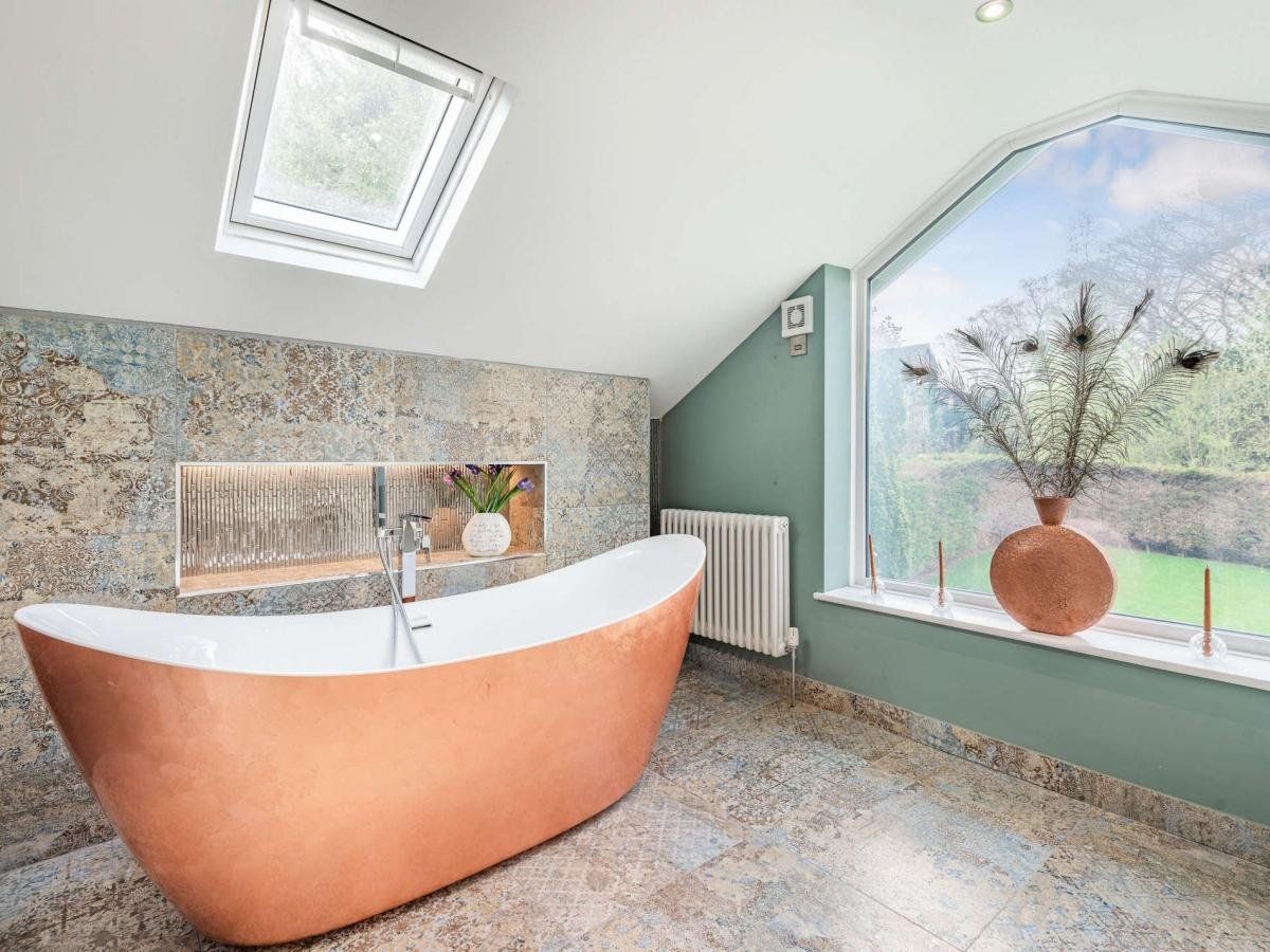 House in Derbyshire photo 4