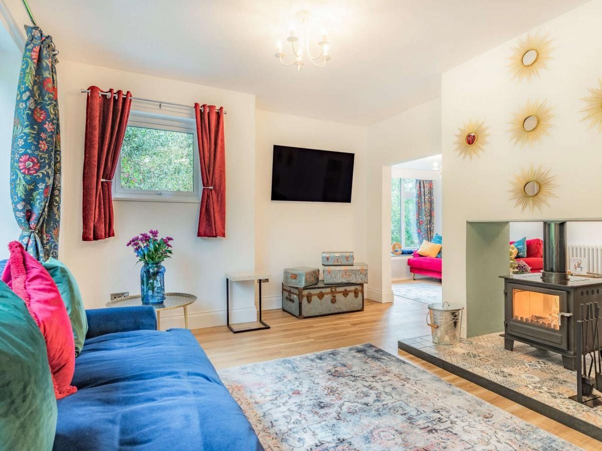 House in Derbyshire photo 9