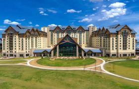 Gaylord Rockies Resort & Convention Center reviews