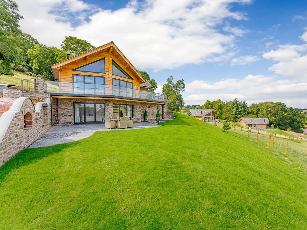Log Cabin in Mid Wales photo 1